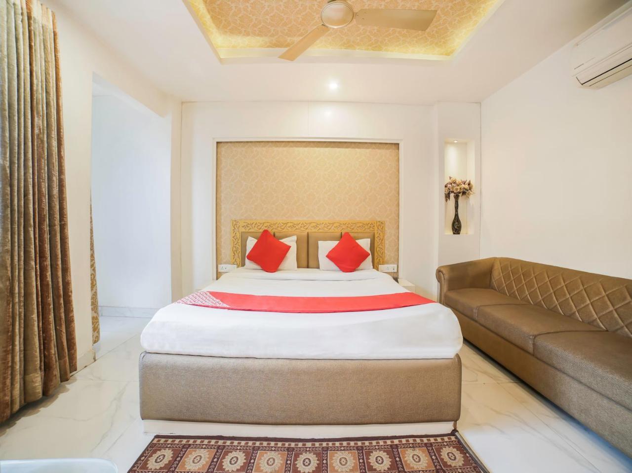 אג'מר Oyo 10277 Hotel Delux Golden מראה חיצוני תמונה