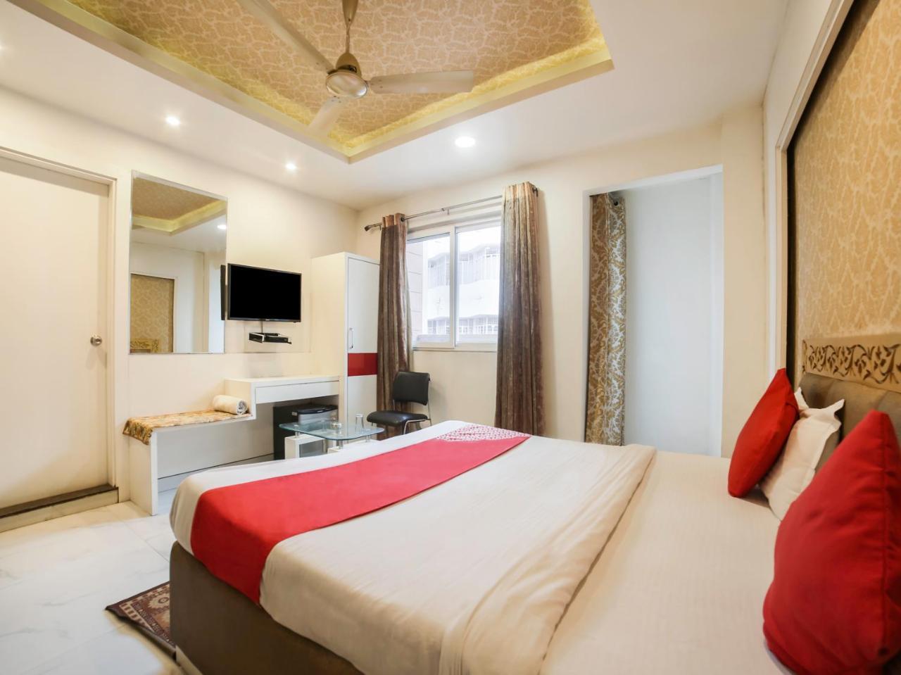 אג'מר Oyo 10277 Hotel Delux Golden מראה חיצוני תמונה