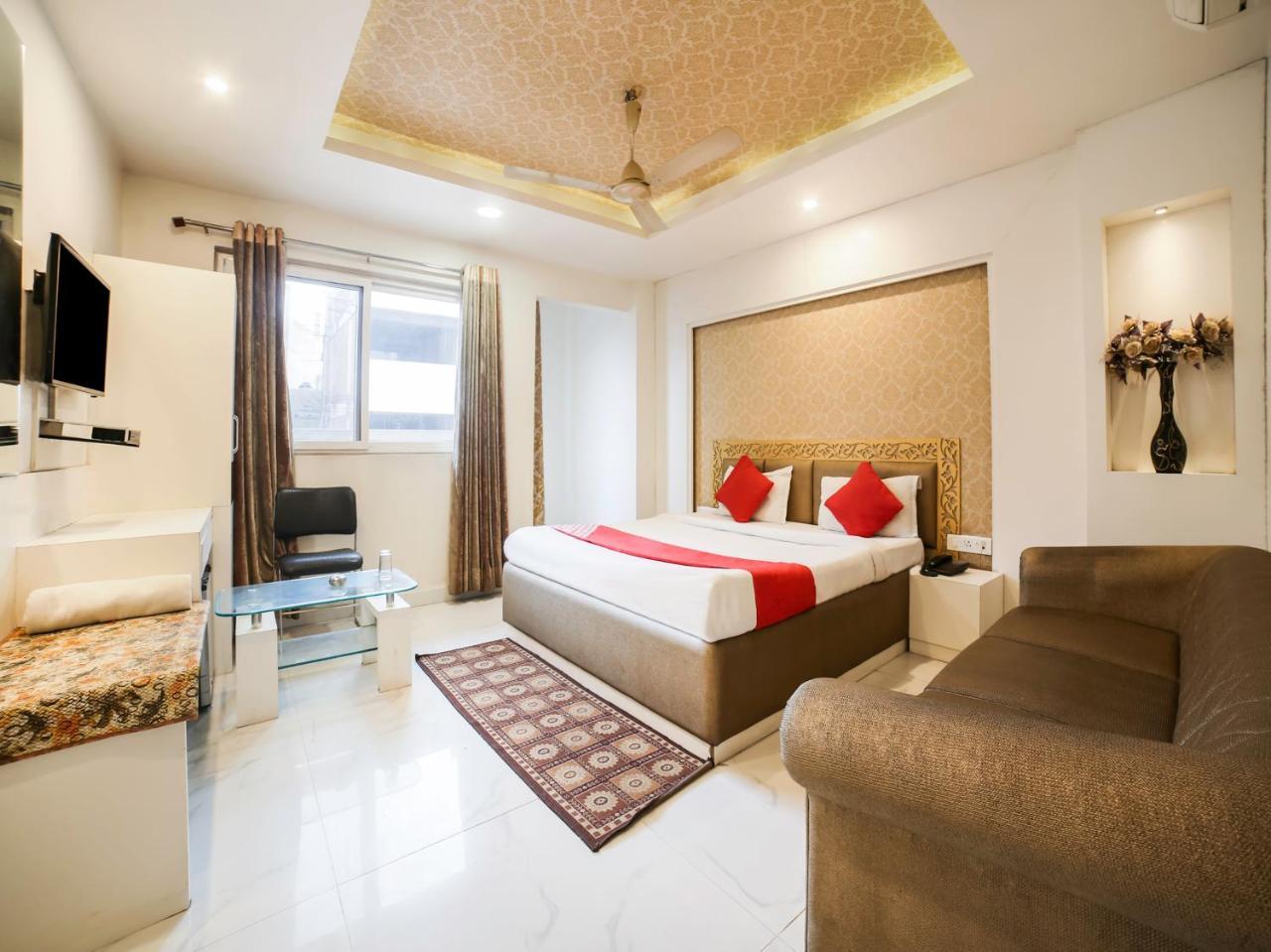 אג'מר Oyo 10277 Hotel Delux Golden מראה חיצוני תמונה